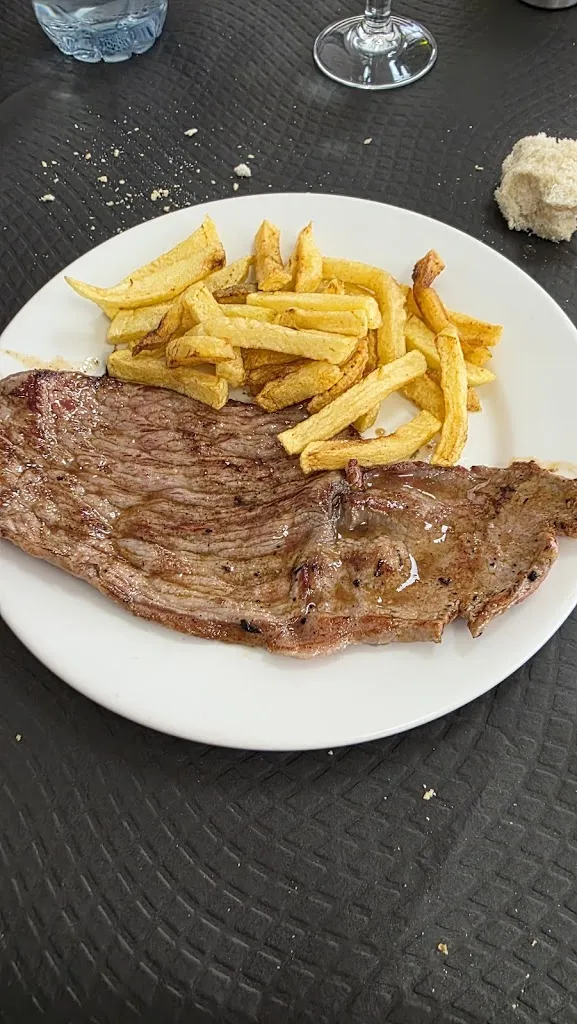 Alvaro Pastor del olmo_Área de Servicio Cafetería - restaurante_Villagonzalo Pedernales_review