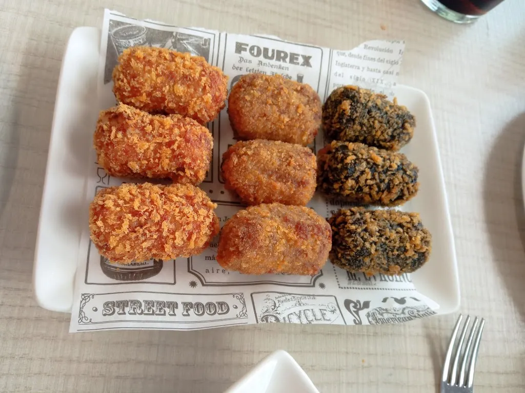 Menu_Bar Las Piscinas_Villagonzalo Pedernales_image_6