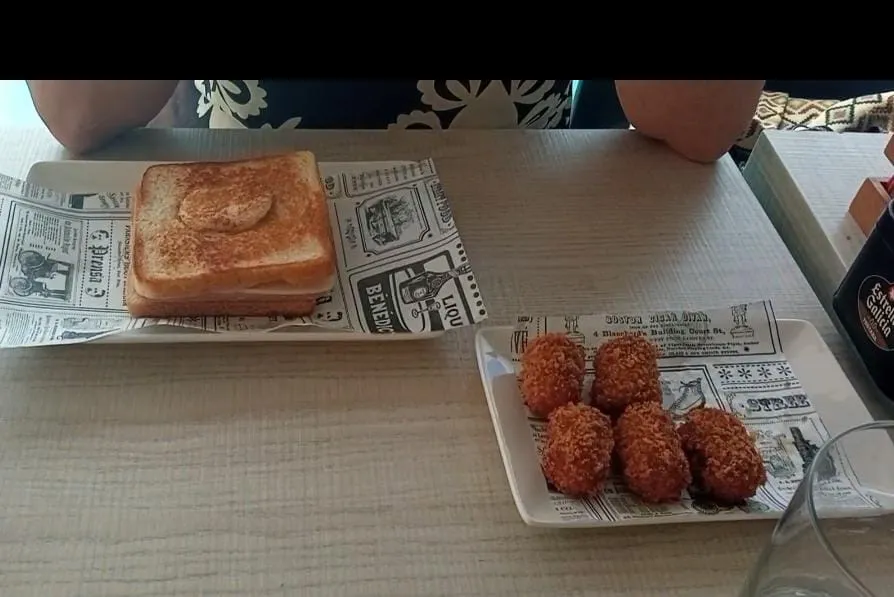 susana san jose_Bar Las Piscinas_Villagonzalo Pedernales_review