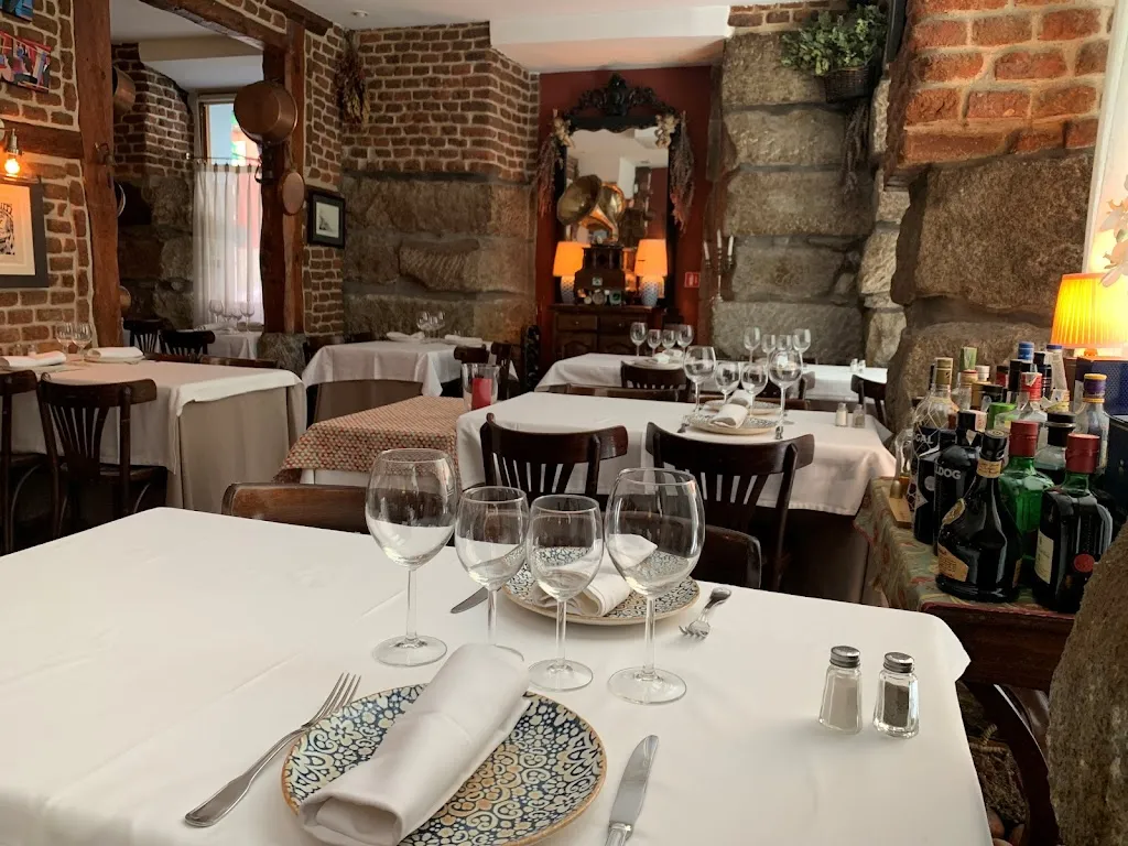 Bruce Taylor_La Esquina del Real_Ares_review