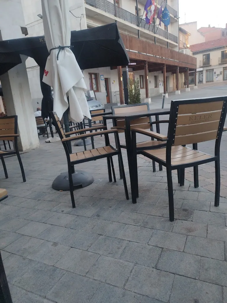 Lavi Lavinia_Bar El Portalón_Villaescusa de Roa_review