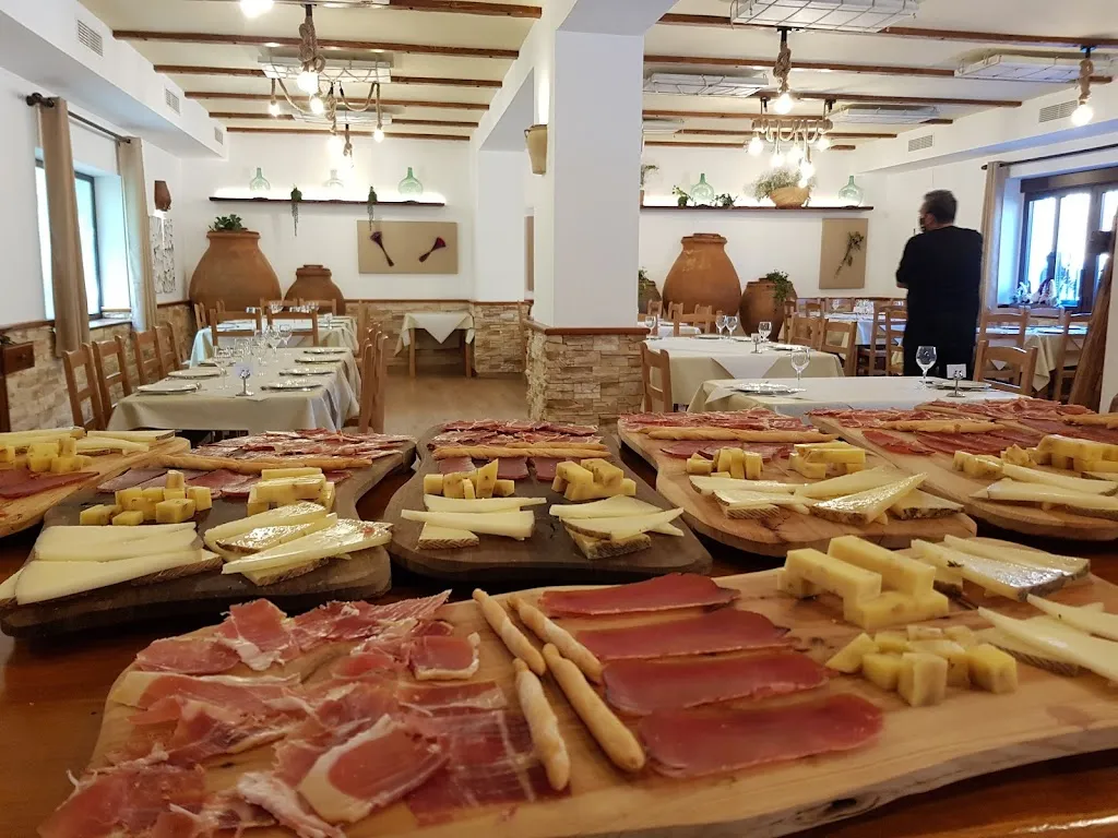 Mesón-Restaurante El Segoviano._Alcadozo_slider_image_3