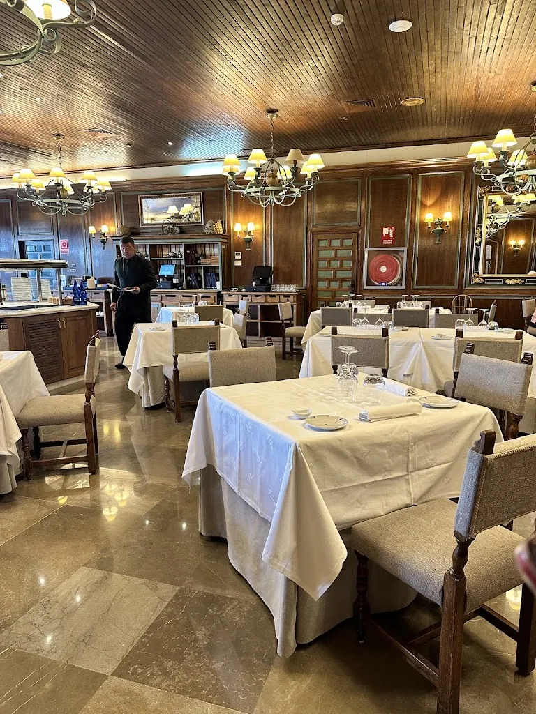 Restaurante @ Parador de Cervera de Pisuerga restaurant in Zarzosa de Río Pisuerga