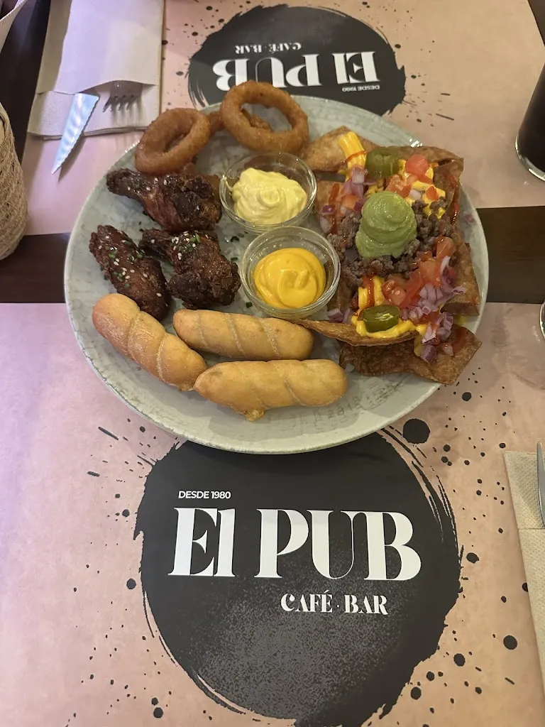 Raúl Antonio Pérez González_El Pub Café-Bar_Acehúche_recensione
