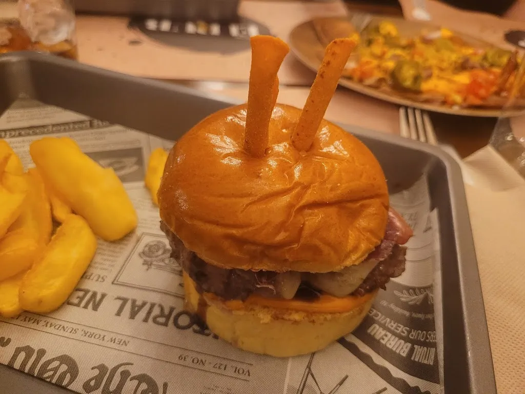 Roberto_El Pub Café-Bar_Acehúche_recensione