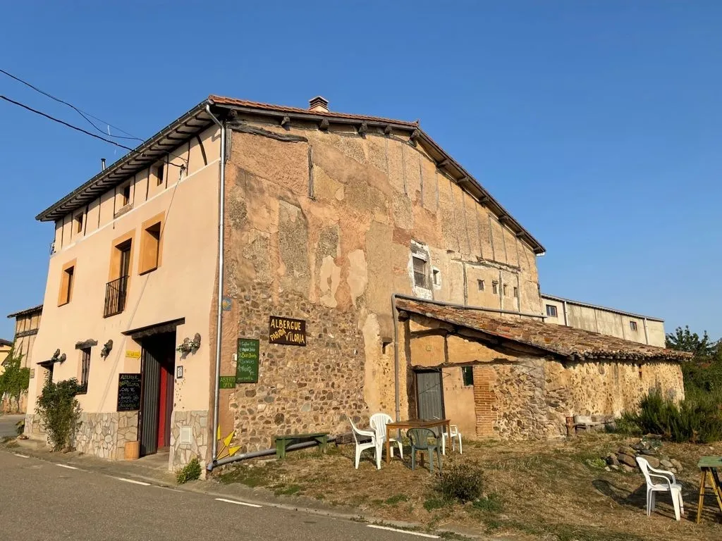 Albergue Parada Viloria restaurant in Viloria de Rioja