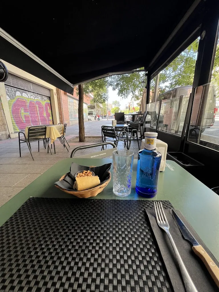 Nicole Lynn Vilaca_La Abadía & Parrilla_Abadía_review