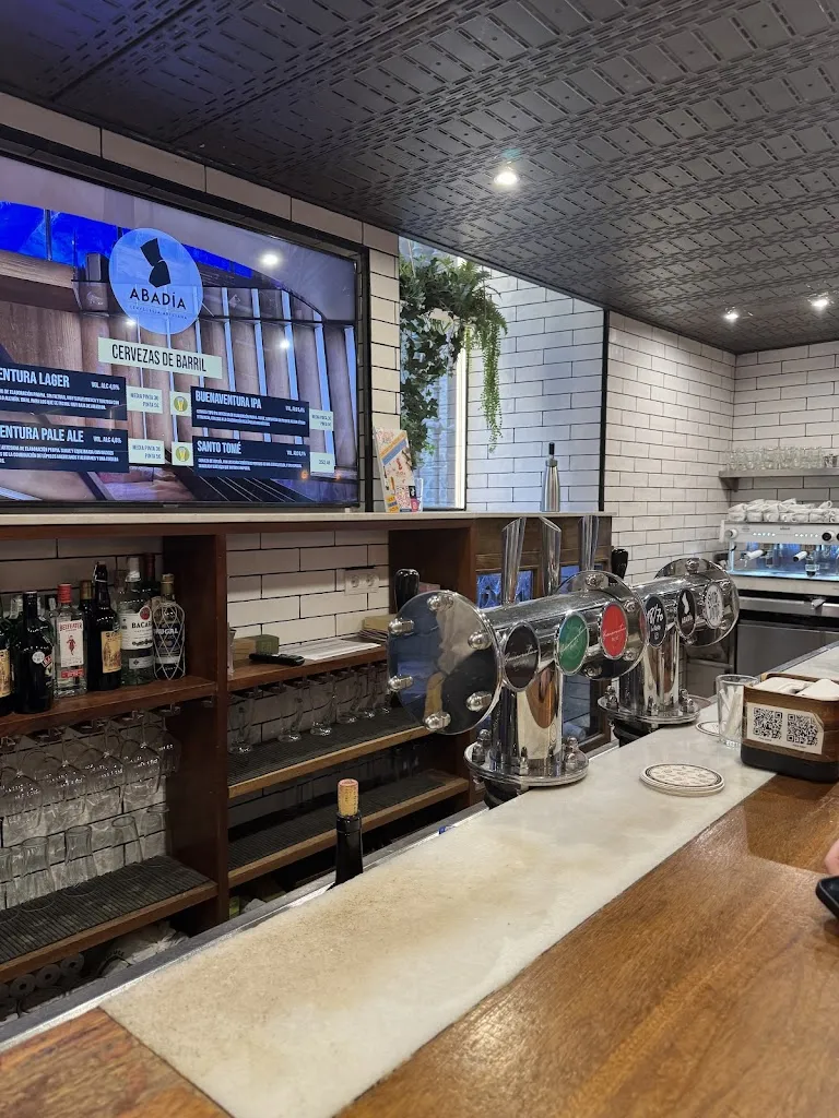 DNK_Cervecería La Abadía_Abadía_review