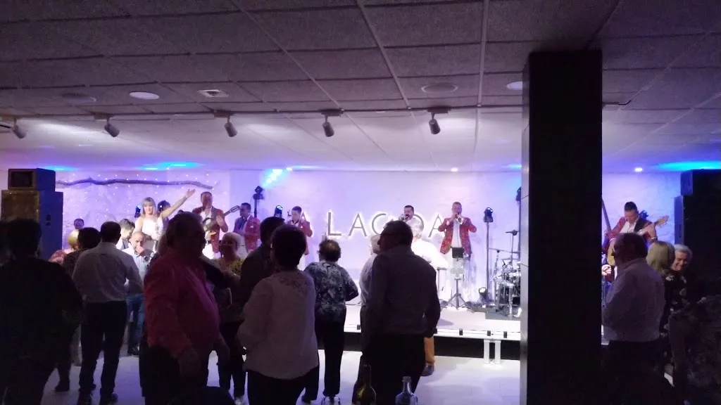 A Lagoa_Vimianzo_slider_image_2