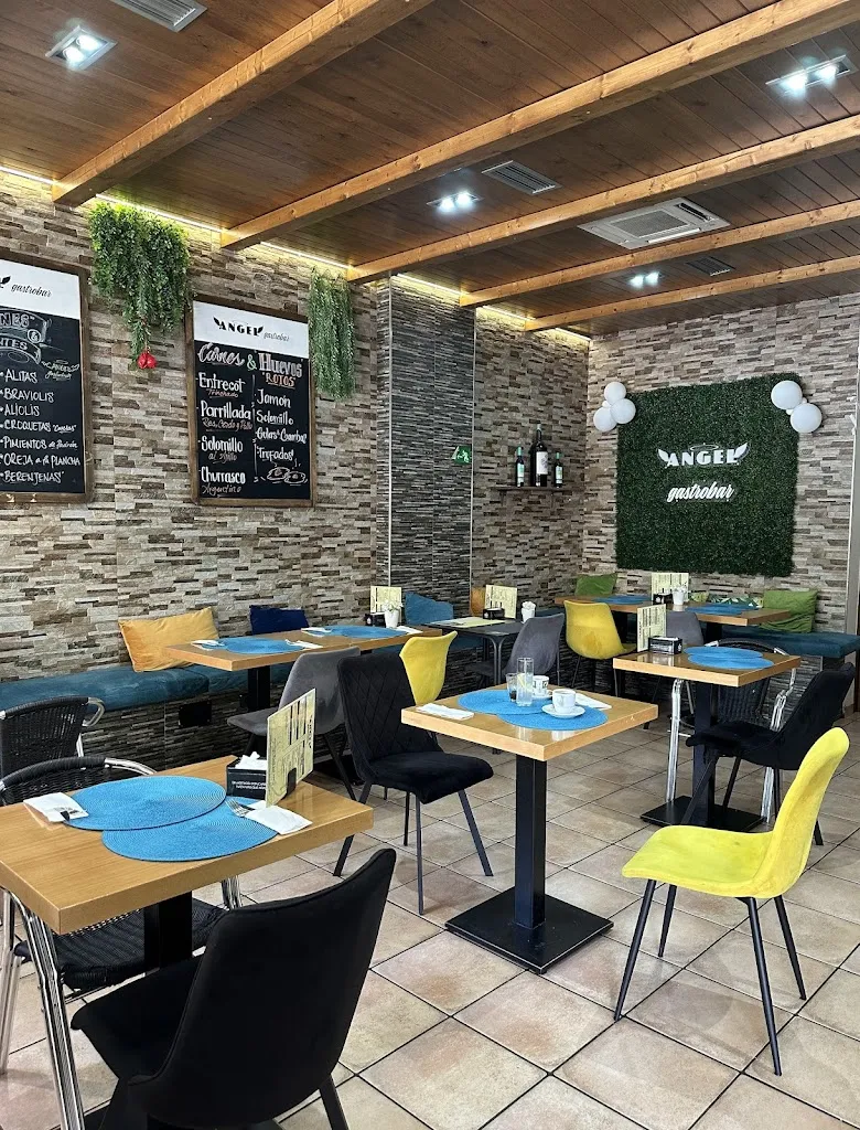Angel Gastrobar restaurant in Villaverde del Monte