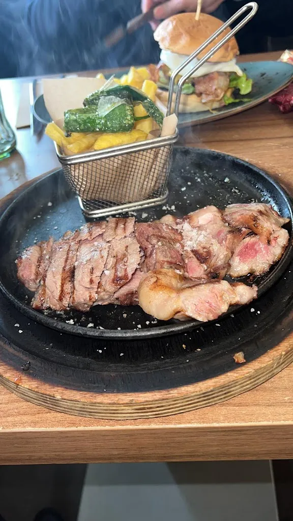 Angel Gastrobar_Villaverde del Monte_slider_image_3