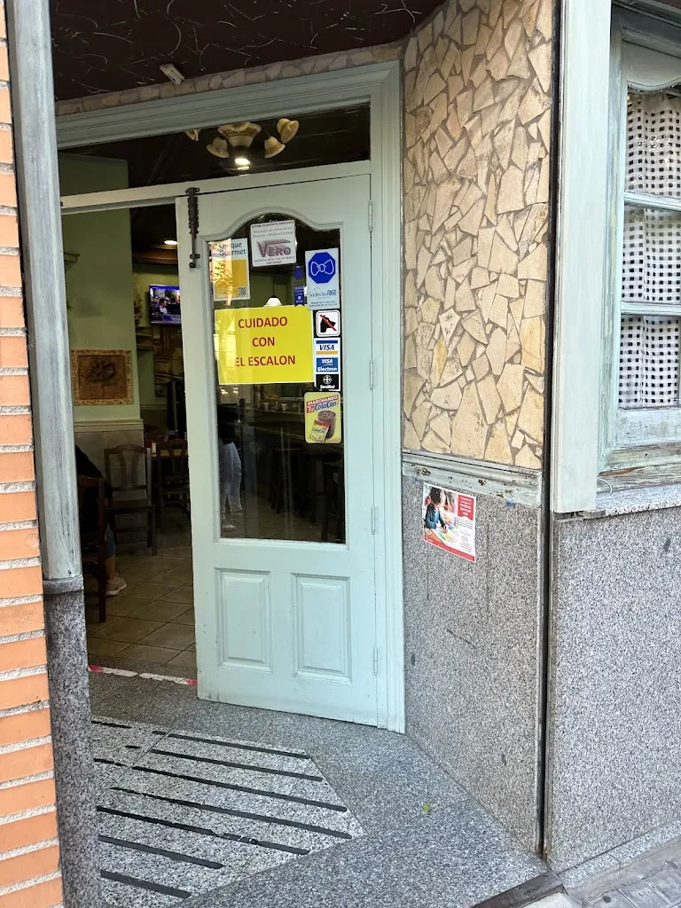 Nicolai Bustinza_Restaurante - Cafetería El Álamo_Villaverde del Monte_review