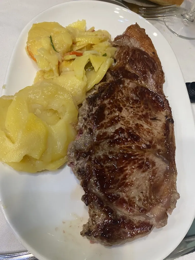 Restaurante - Cafetería El Álamo_Villaverde del Monte_slider_image_2