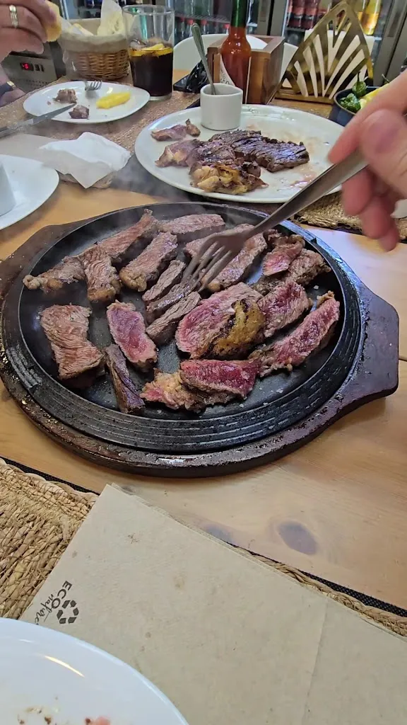 Canaima Fusión Grill // Restaurante Latino_Villaverde del Monte_slider_image_2