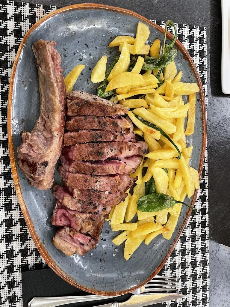 Aykan Canbaz_La Flor de Galicia - Restaurante Gallego Madrid_Alcántara_review