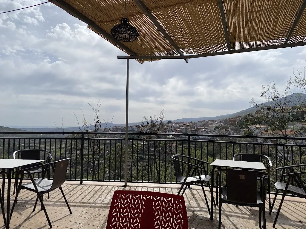 Bar De La Piscina Aldeanueva de la vera restaurant in Aldeanueva de la Vera