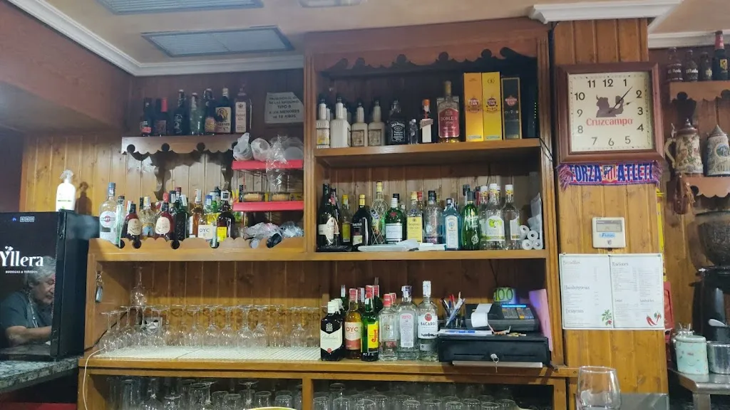 Café Bar Nika ristorante a Aldeanueva de la Vera