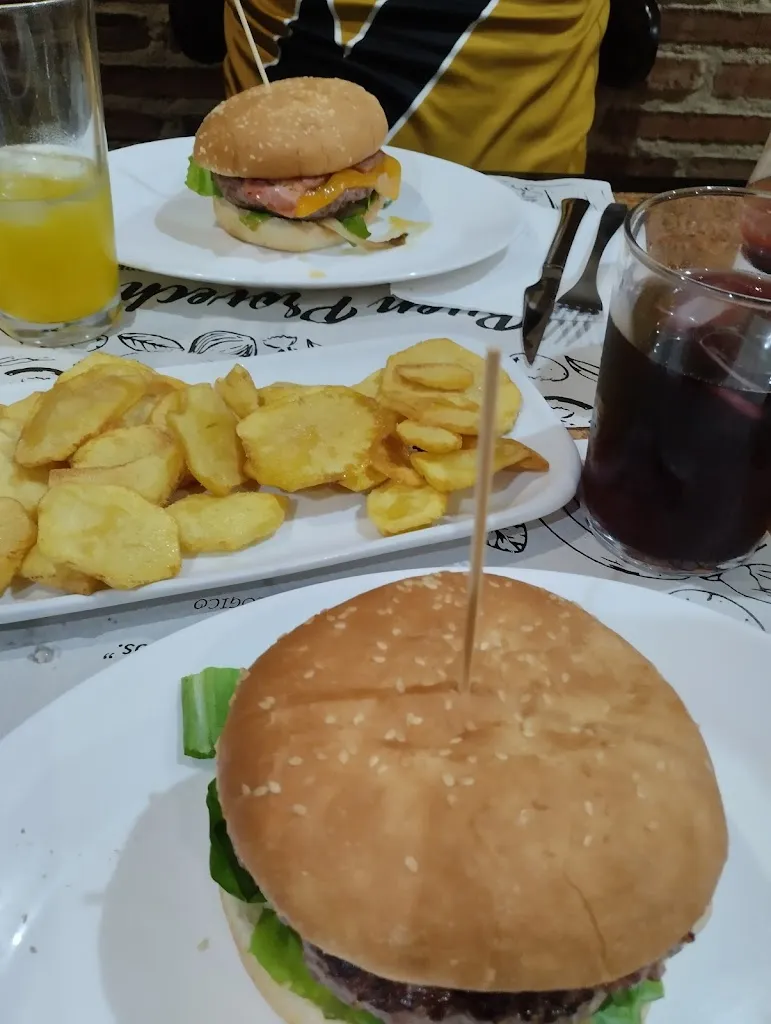 Café Bar Nika_Aldeanueva de la Vera_slider_image_3