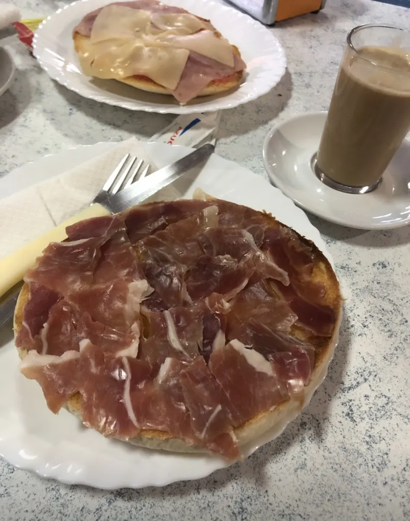 Jose Lopez de Silva_El Bulevar_Almoharín_review