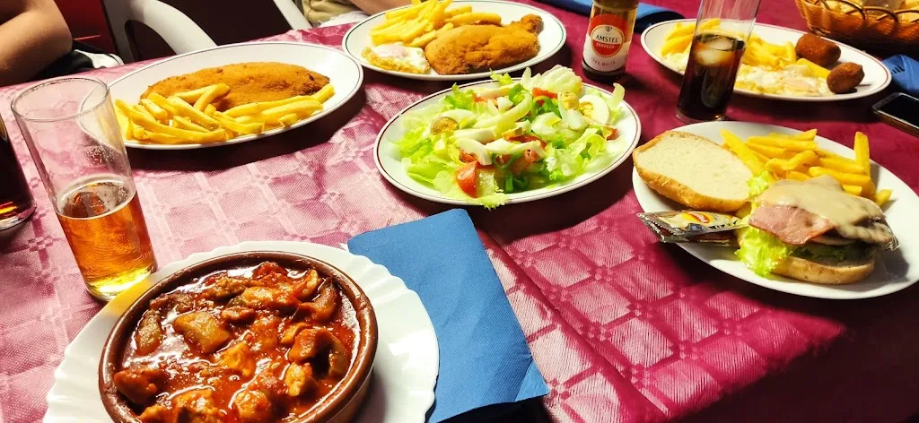 Bar La Parrilla restaurant in Arroyomolinos de la Vera