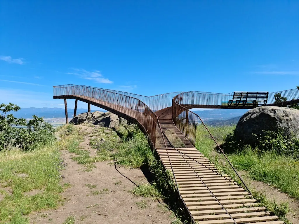 Mirador del Castillo. restaurant in Cabezabellosa