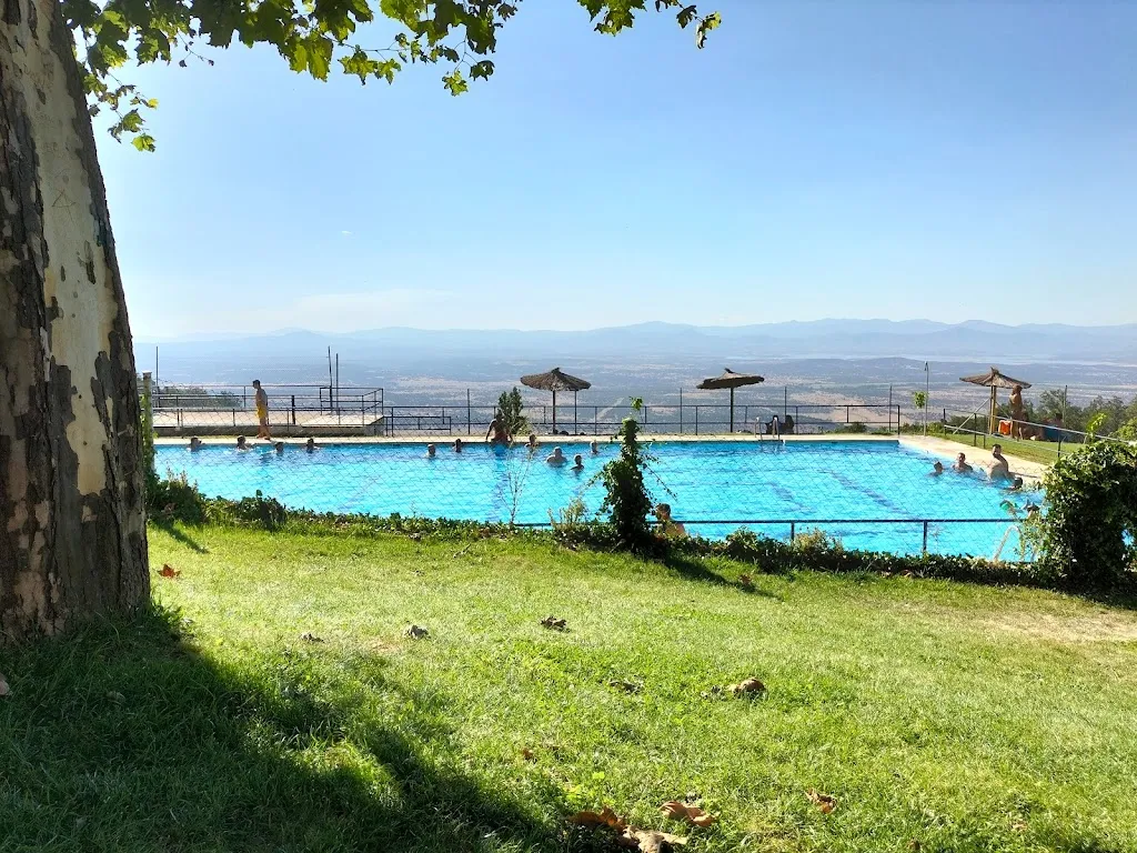 Restaurante piscina cabezabellosa_Cabezabellosa_slider_image_2