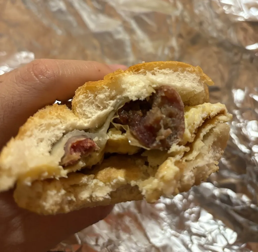 Dani Carbonell_Bar Nuevo “Las Guapis”_Alborea_recensione