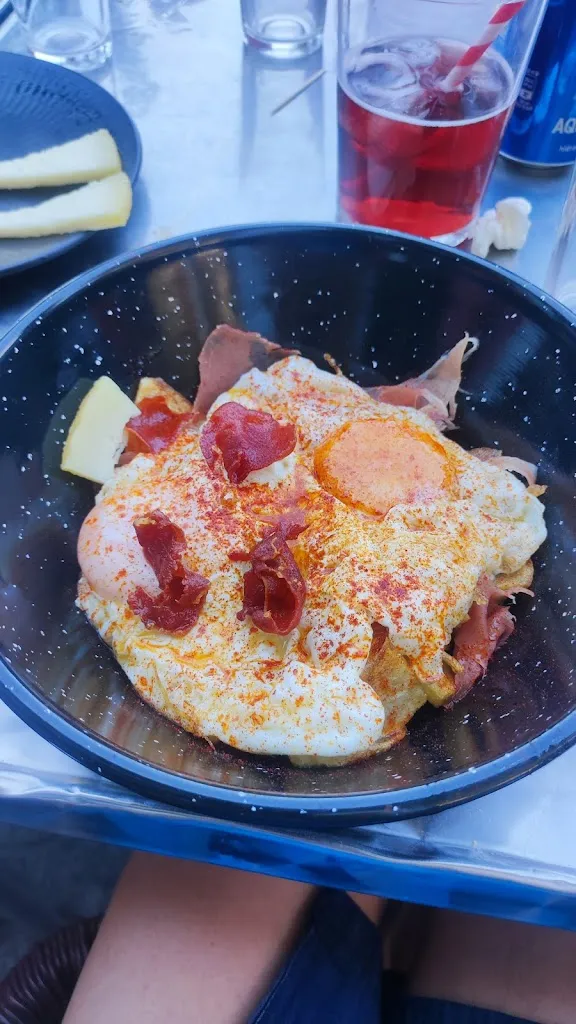 Café Bar El Mirador restaurant in Cabezabellosa