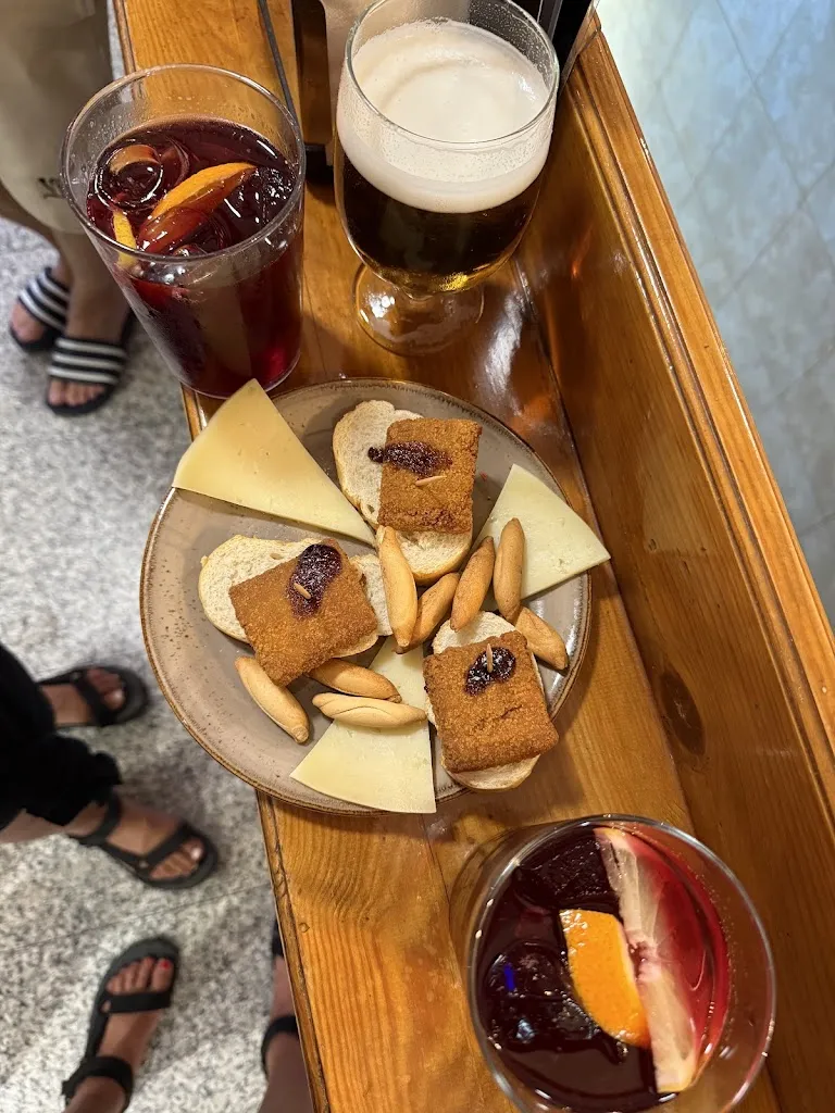 Kate M_Mesón Calzada_Calzadilla_review