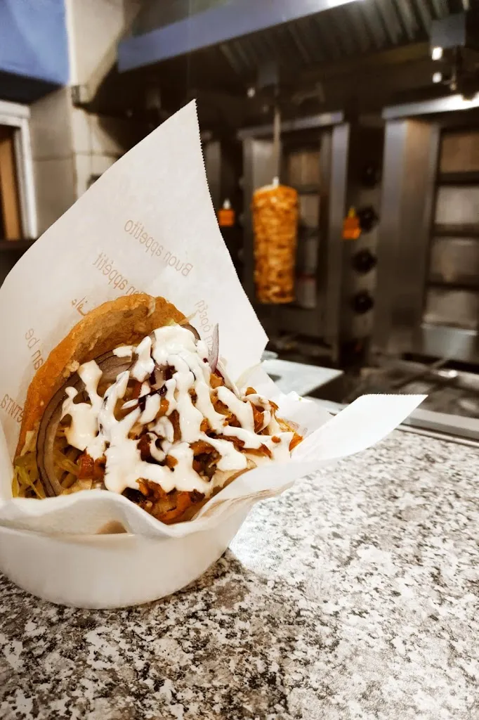 Kebab K1 restaurant in Cañamero