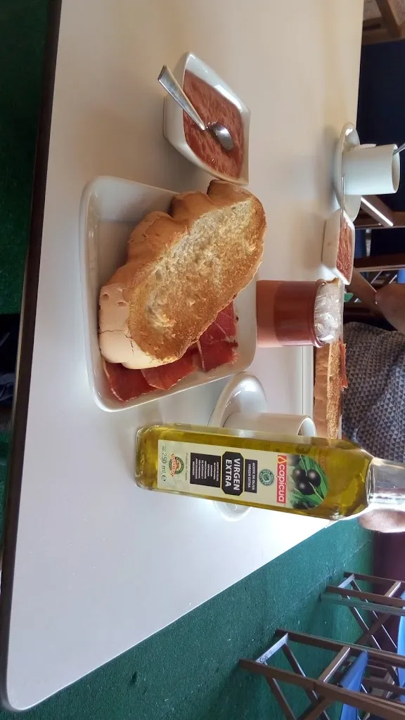 Menu_Cafetería Cervecería Izan_Carcaboso_image_1