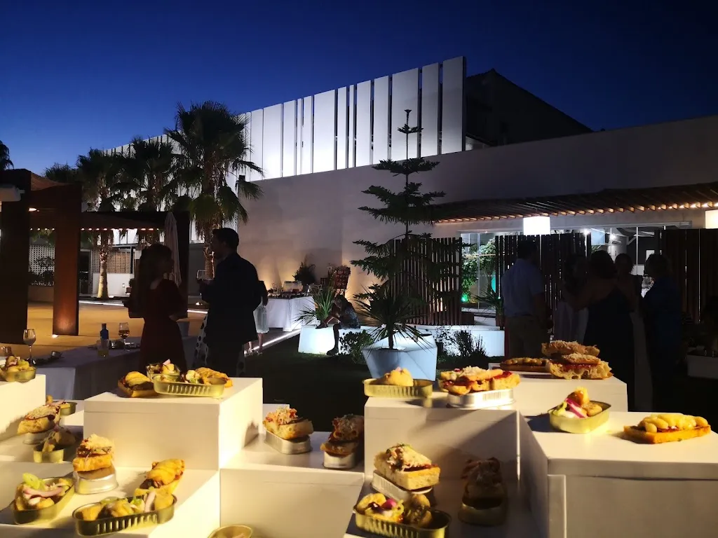 Casa Claudio Eventos. restaurant in Casar de Cáceres