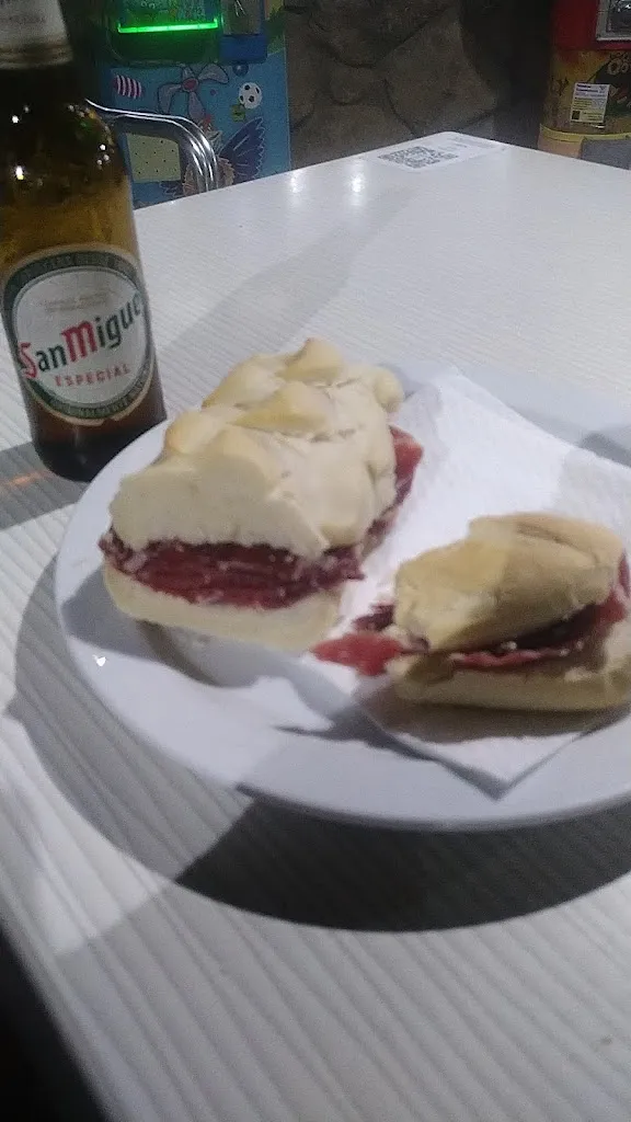 Paul Charmbury _Área de Servicio 