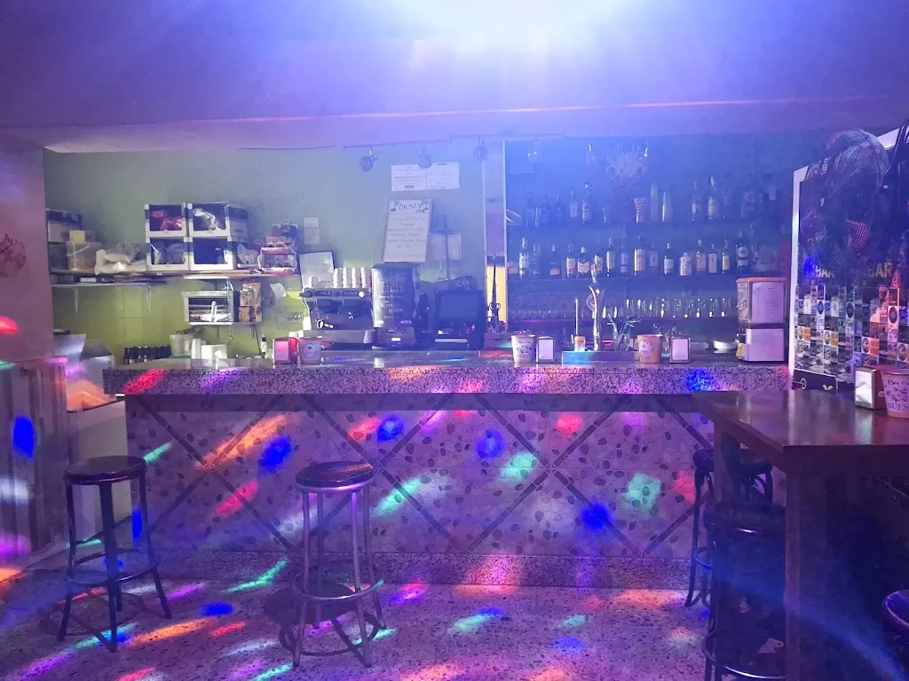 Bar Oasis restaurant in Casas de Don Gómez