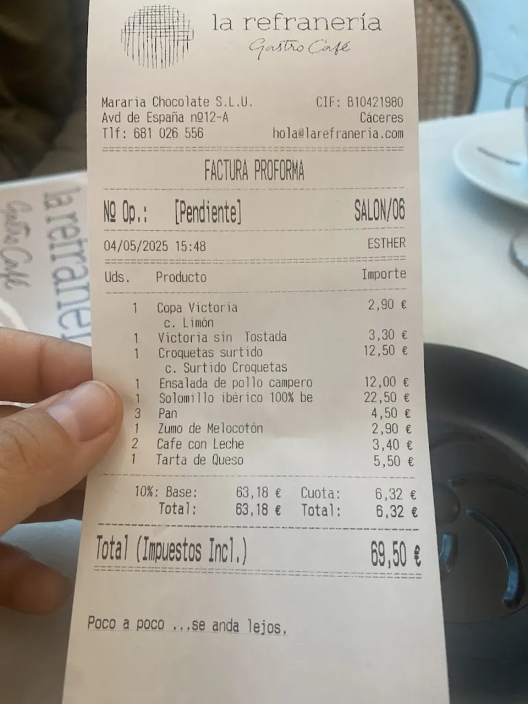 Victoria González_Restaurante La Refranería Gastro Café_Cáceres_Bewertung