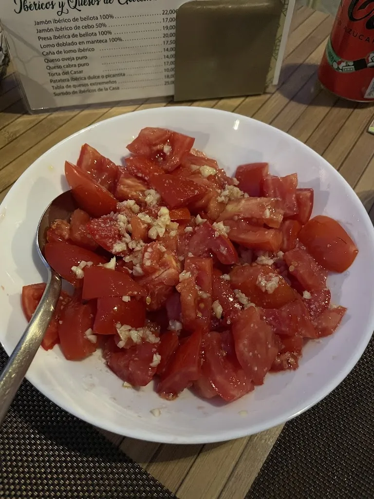 Hilal Bayar_La Esencia Extremeña_Cáceres_recensione