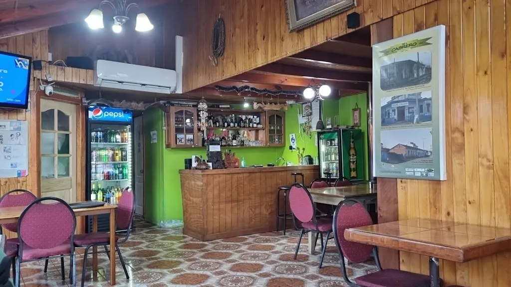 Los troncos restaurant in Cabrero