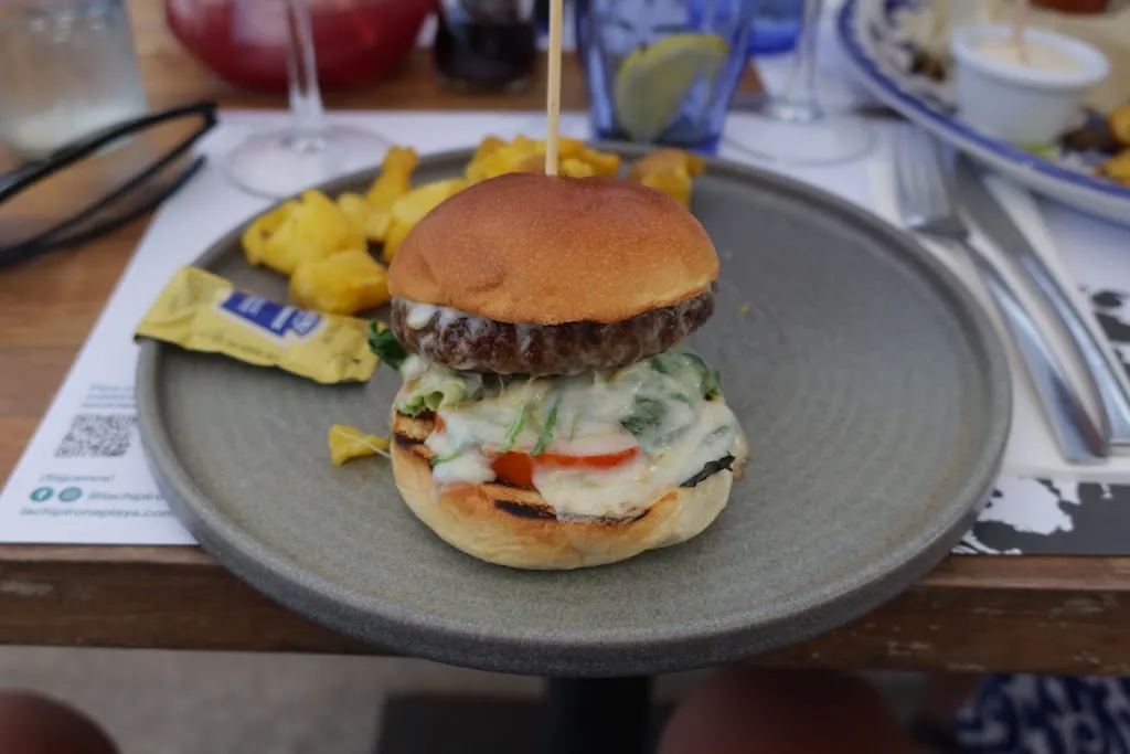 František_La Chipirona Playa_Alborea_review