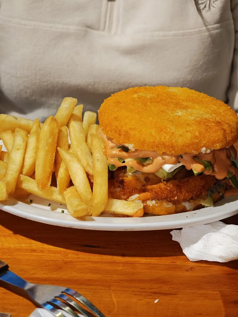 Guillermo Andres Soto Barriga_MANGO'S RESTOBAR_Cabrero_review