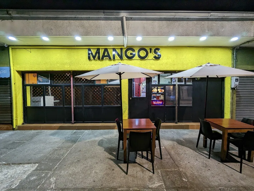 MANGO'S RESTOBAR restaurant in Cabrero