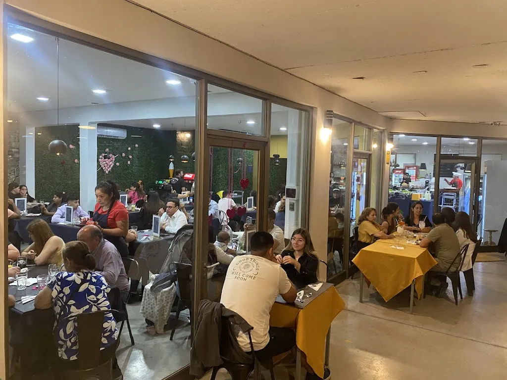 Santo Plato Buffet Tenedor Libre_Cabrero_slider_image_1