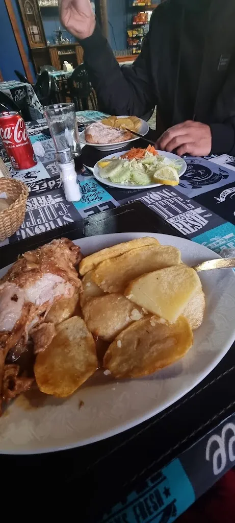 Valeria Munoz motoya_Hosteria el aromo_Cabrero_review