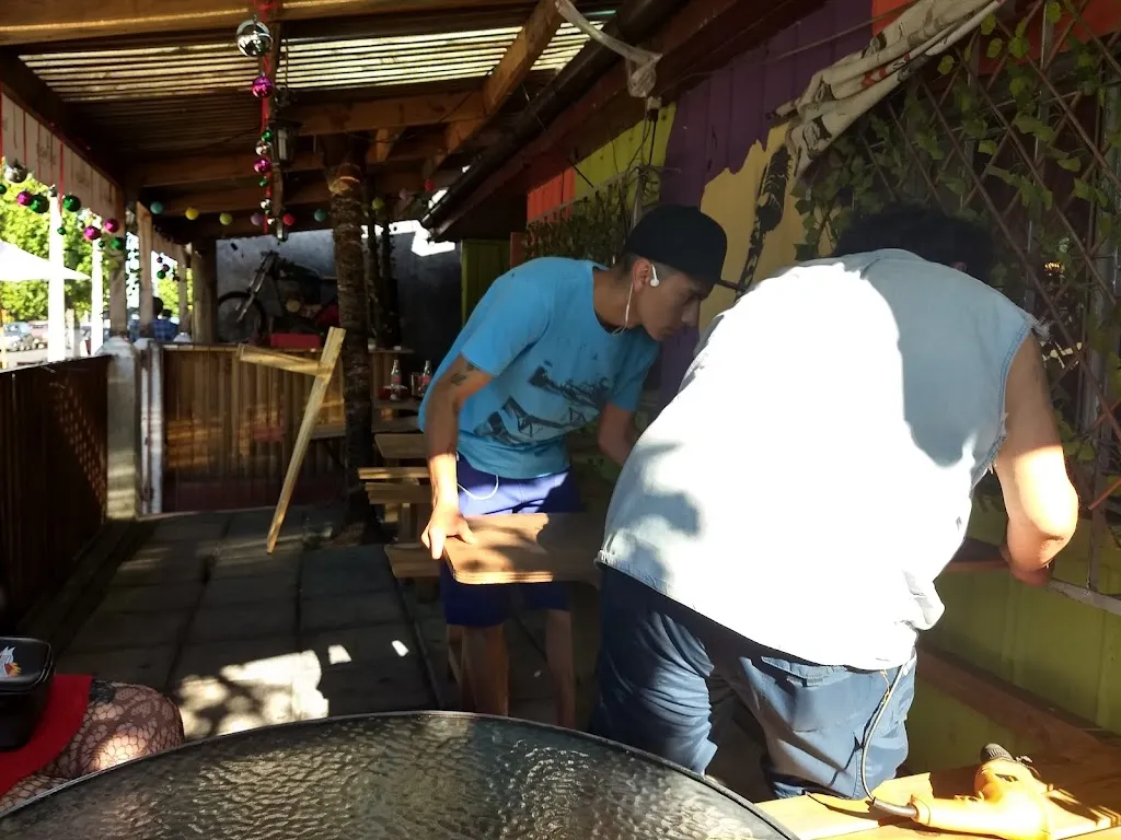 Gonzalo Catricura Carrasco_Más Música Bar Gourmet_Cabrero_recensione