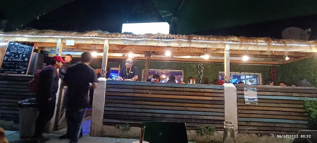 Más Música Bar Gourmet restaurant in Cabrero