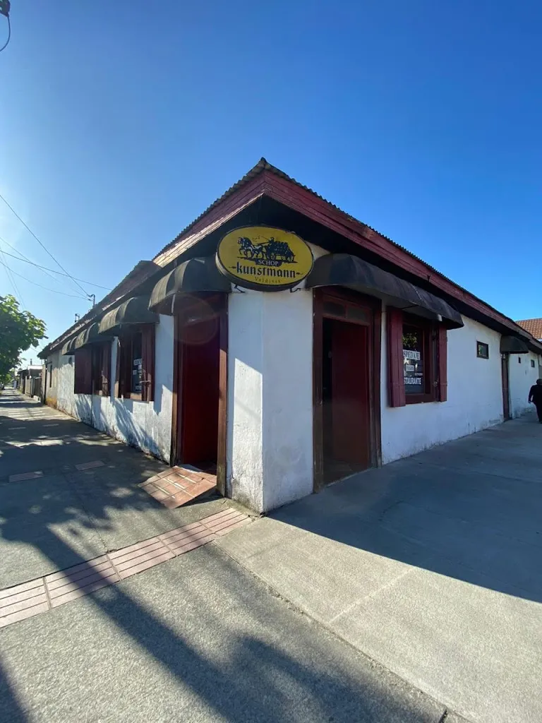 Mar y Tierra restaurant in Cabrero