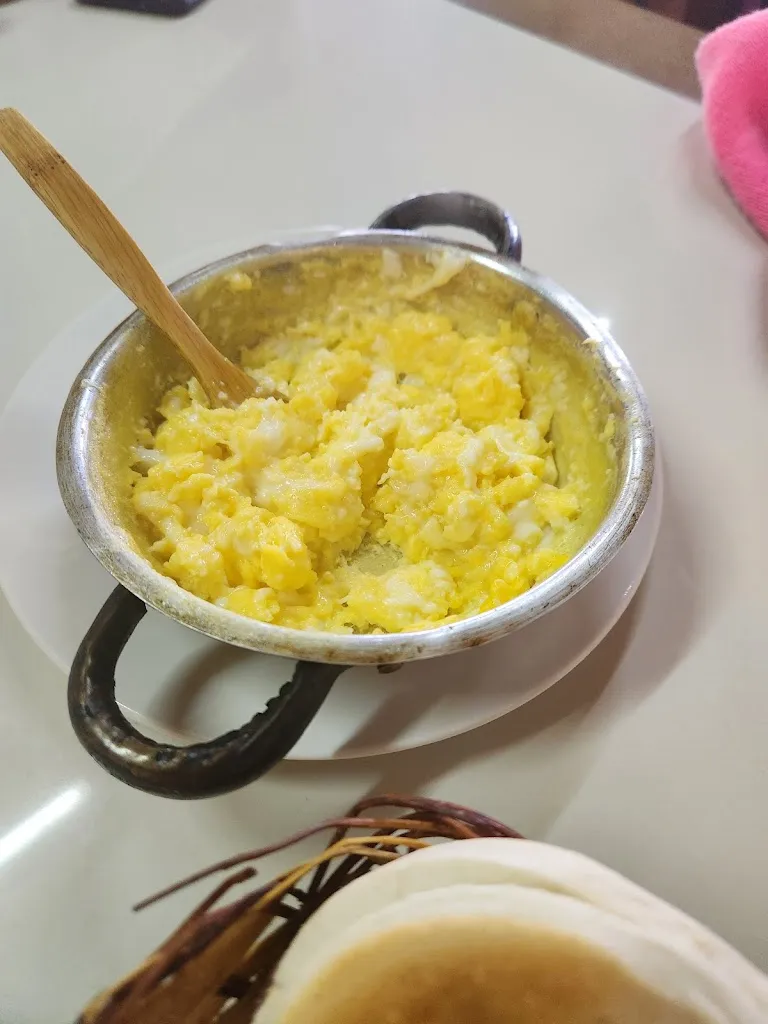 Priscila Reyes_Donde toty_Cabrero_review