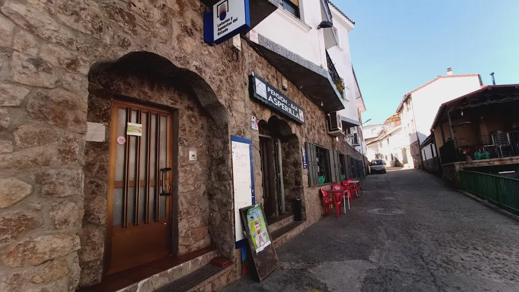 Bar Pension Asperilla restaurant in Casas del Castañar