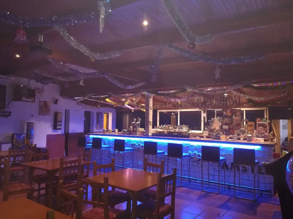 Café Bar Casa CAPUCHO_Ceclavín_slider_image_3