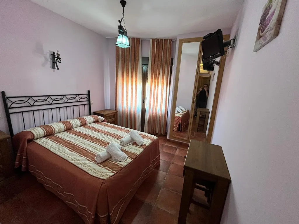 Hotel Rural Cristina_Castañar de Ibor_slider_image_2