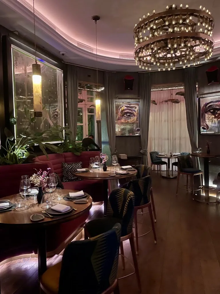 ABYA Restaurante Madrid_Ares_slider_image_3